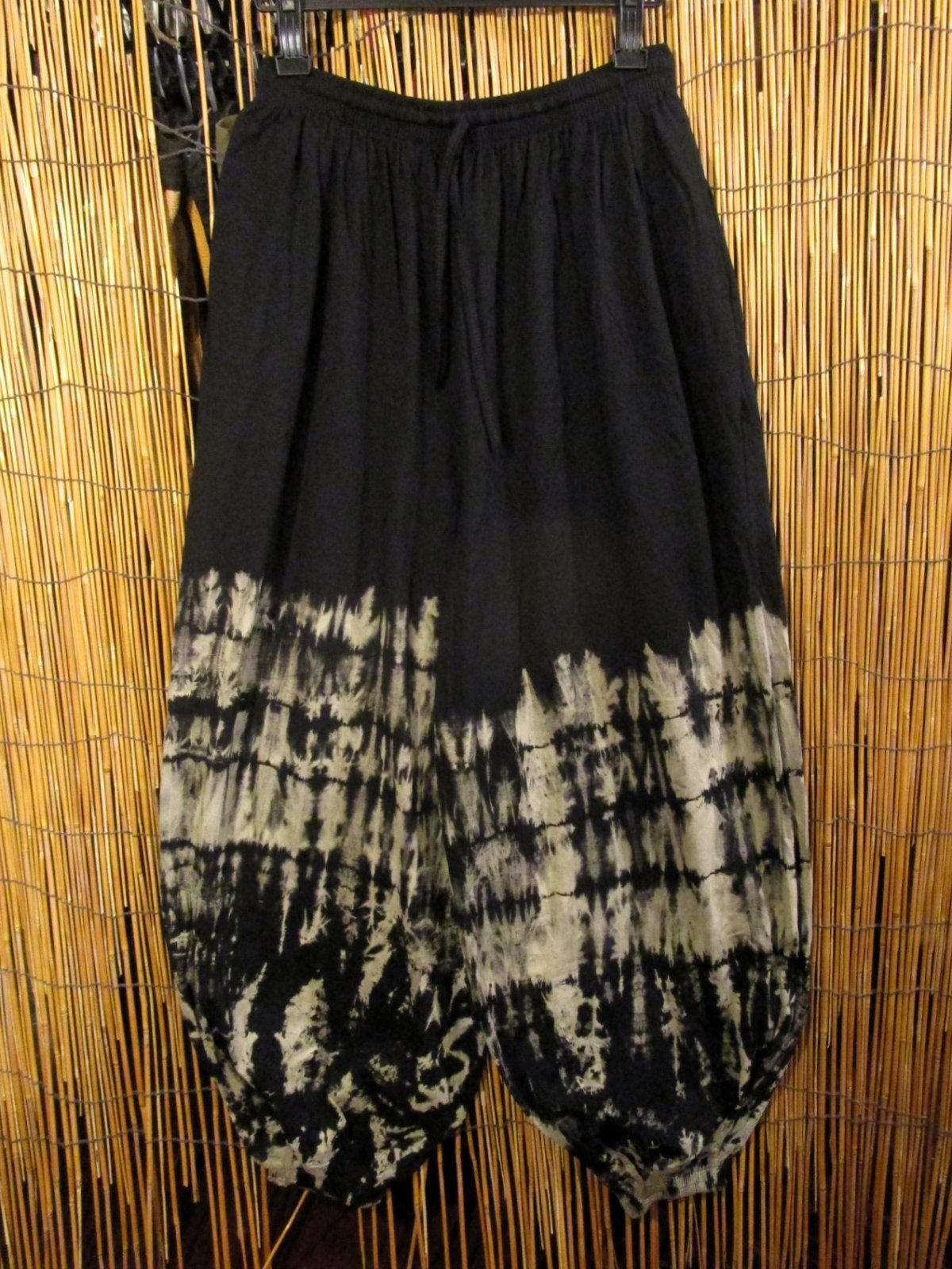 画像1: タイダイ染め＊ストレッチコットン素材＊ゆったりシルエット＊ビッグアラジンパンツ＊バルーンパンツ