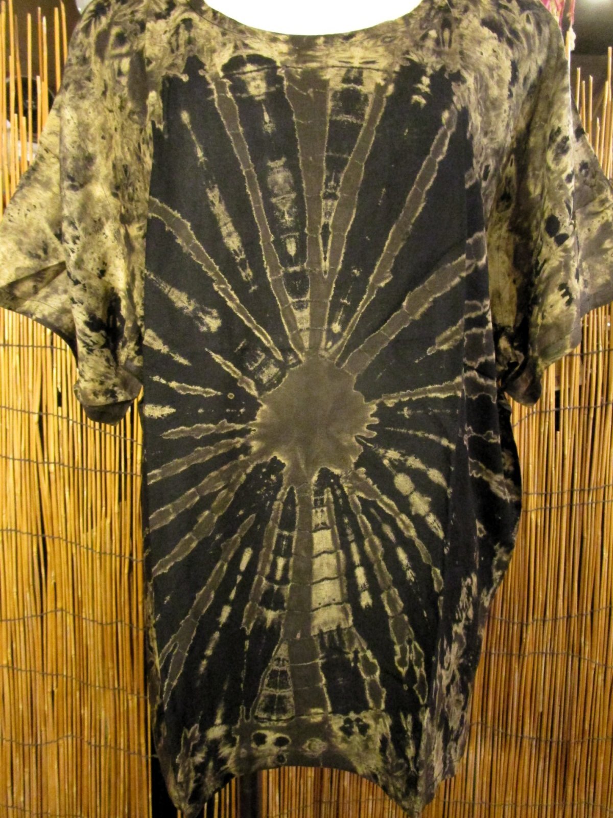 画像: モノトーンタイダイ染め＊レーヨン素材＊半袖＊プルオーバー