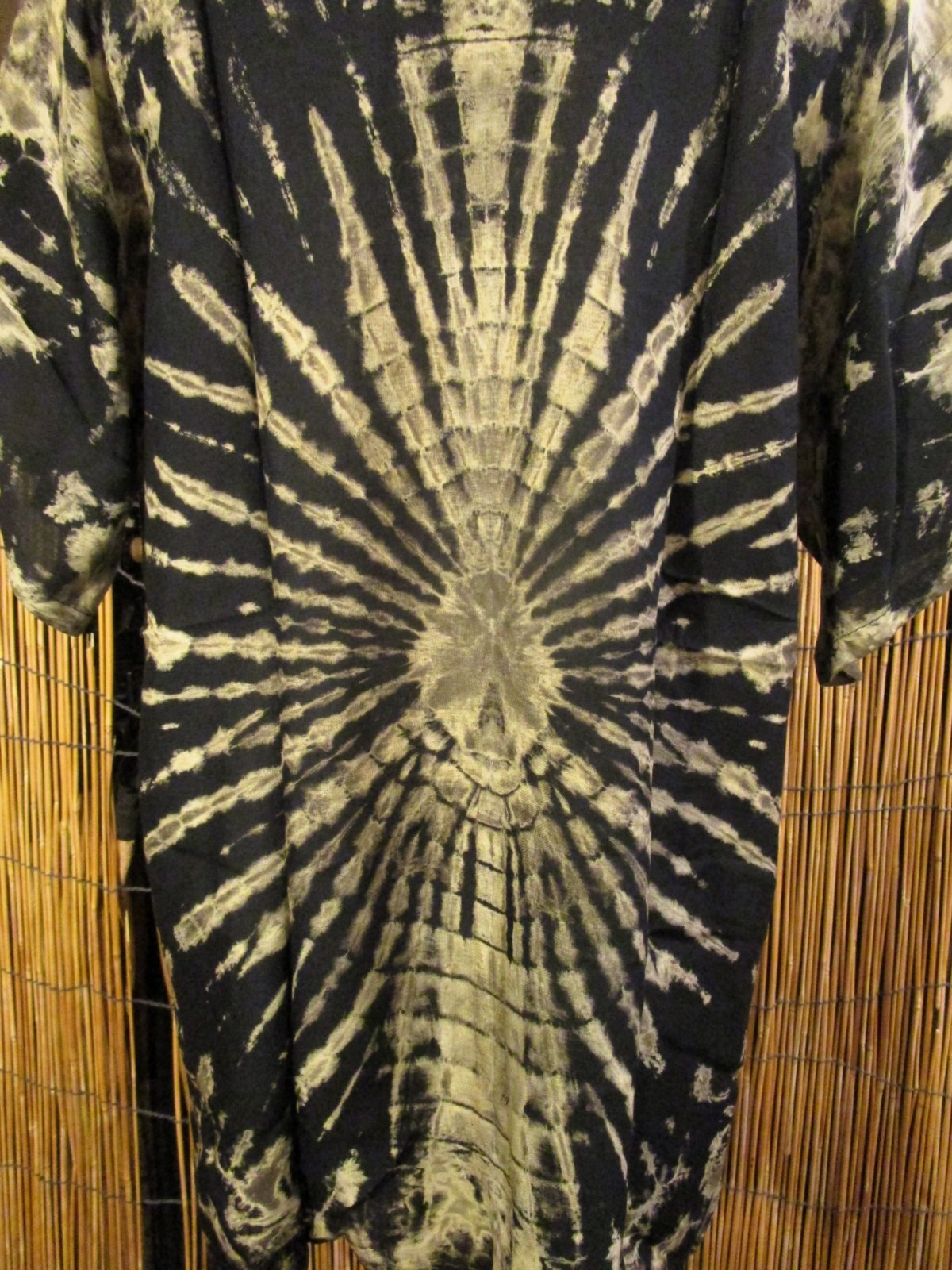 画像: モノトーンタイダイ染め＊レーヨン素材＊半袖＊プルオーバー