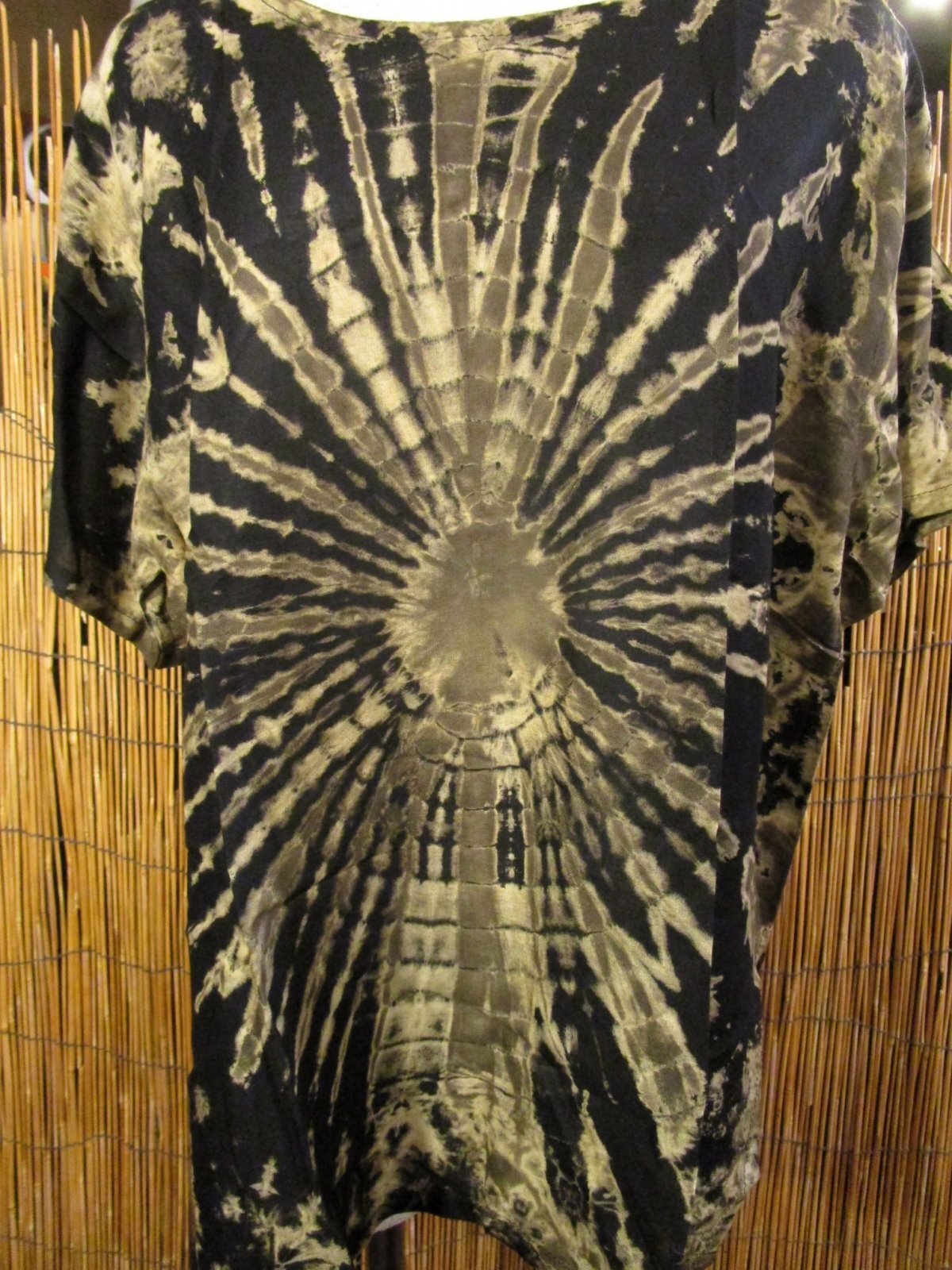 画像: モノトーンタイダイ染め＊レーヨン素材＊半袖＊プルオーバー