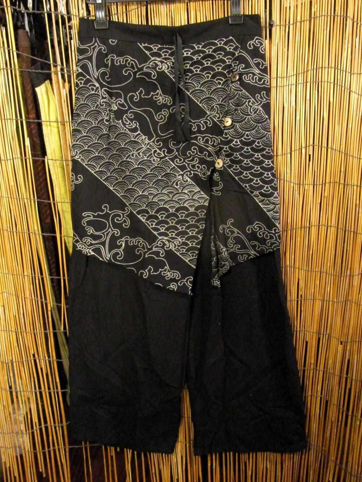 画像1: 和風プリントコットン素材＊エプロン風＊別生地付き＊変型ロングパンツ