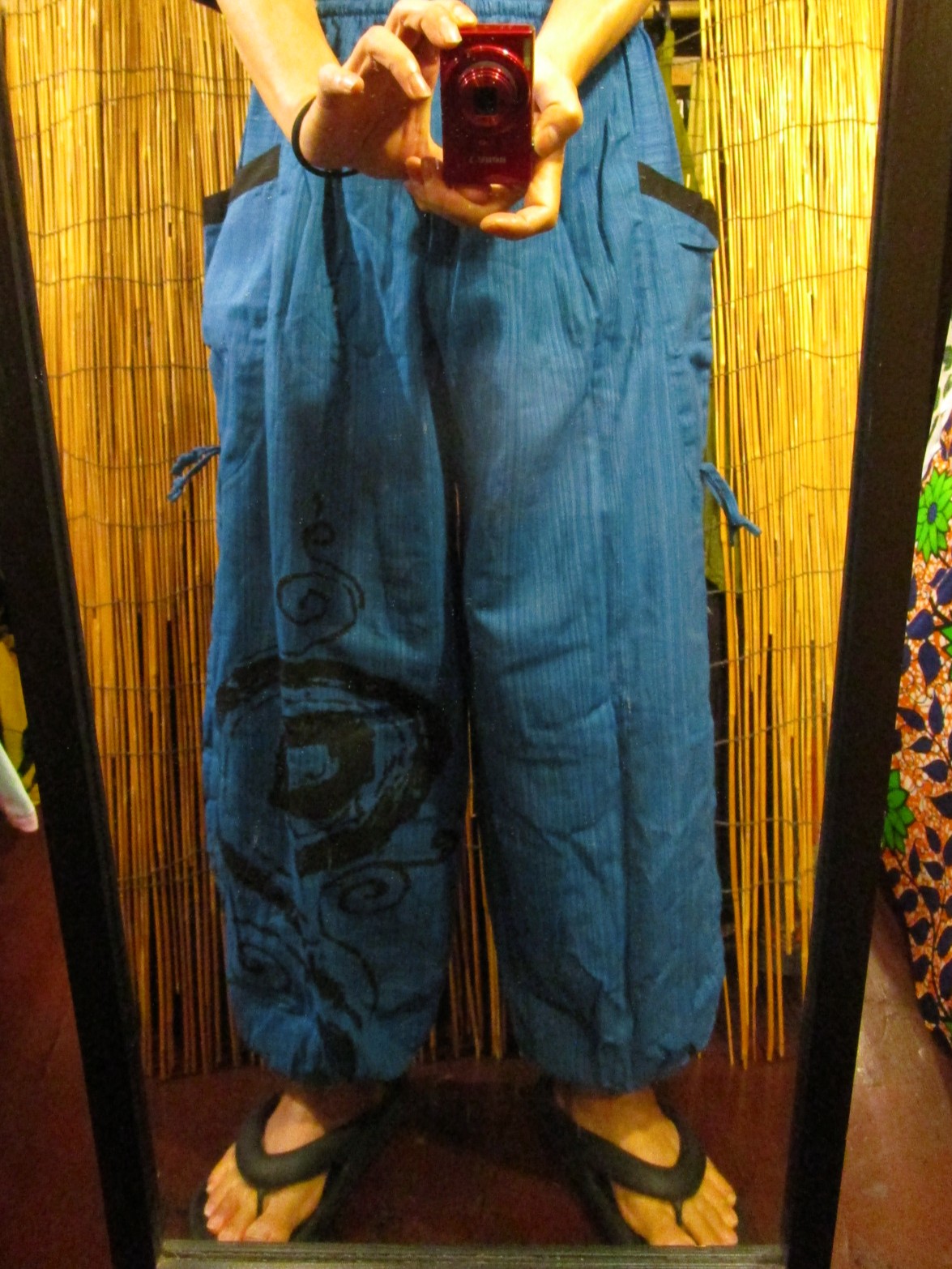 画像: 渦巻きプリント＊コットン素材＊カーゴタイプ＊ふんわり＊アラジンパンツ