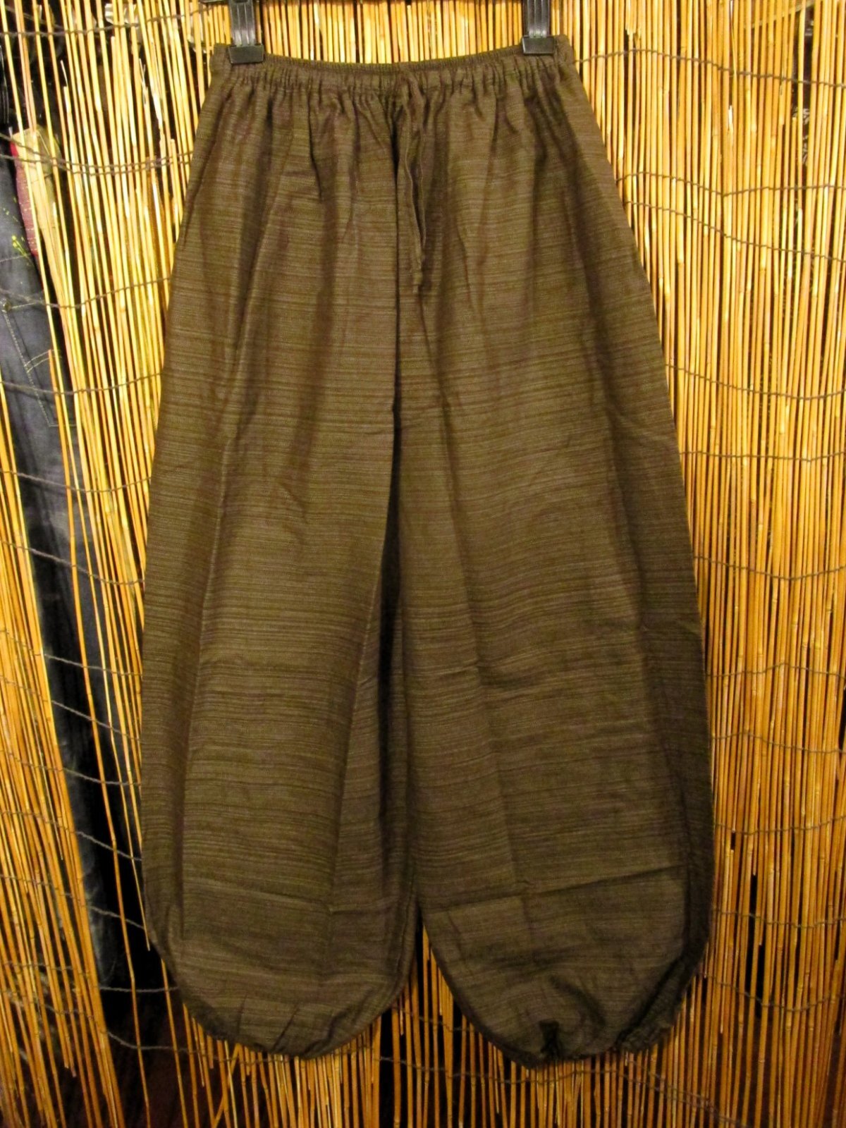 画像1: 二色の糸＊コットン素材＊シンプル＊ふんわり＊アラジンパンツ