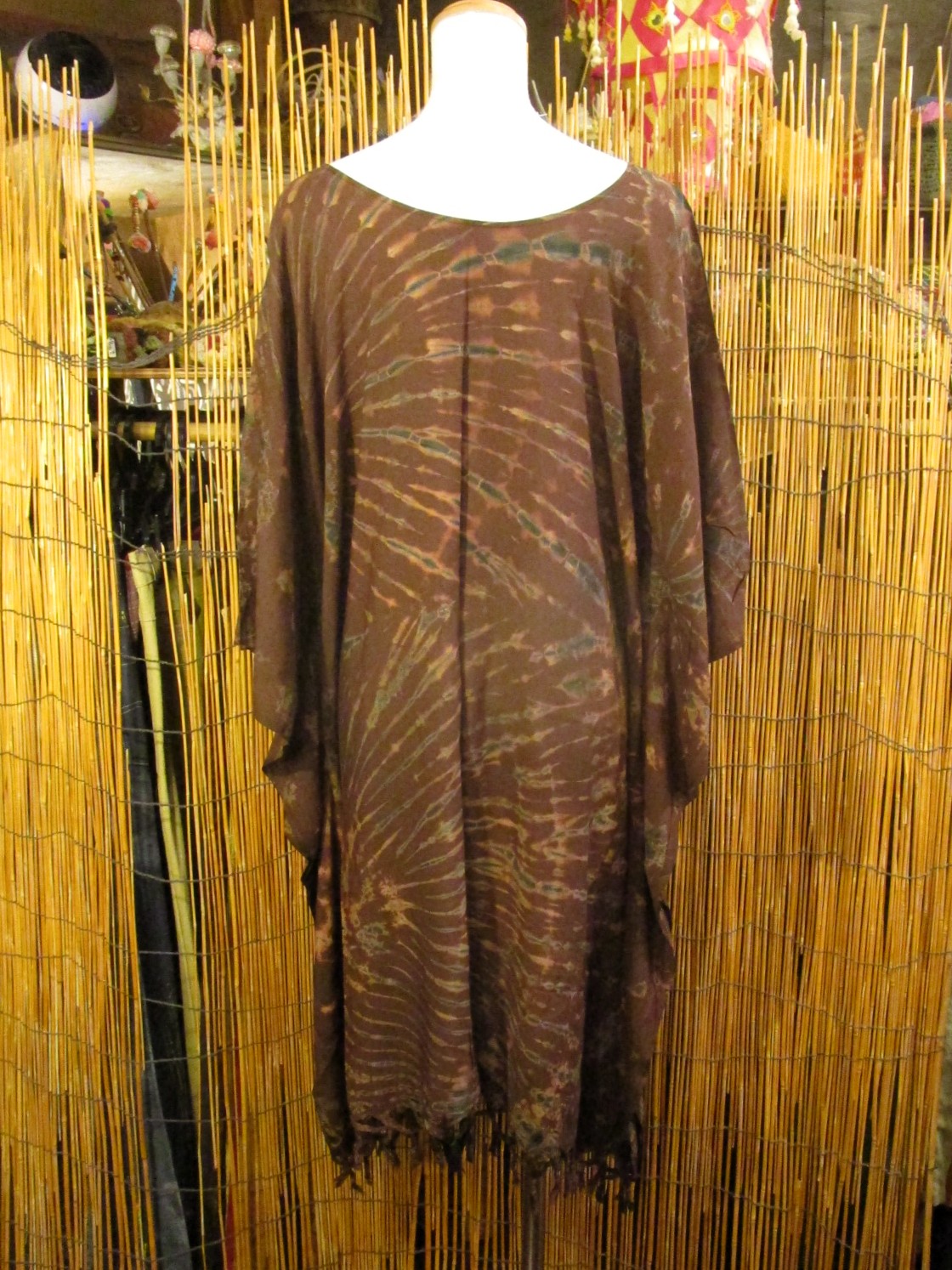 画像3: タイダイ染め＊レーヨン素材＊ゆったりサイズ＊フリンジ＊ポンチョ