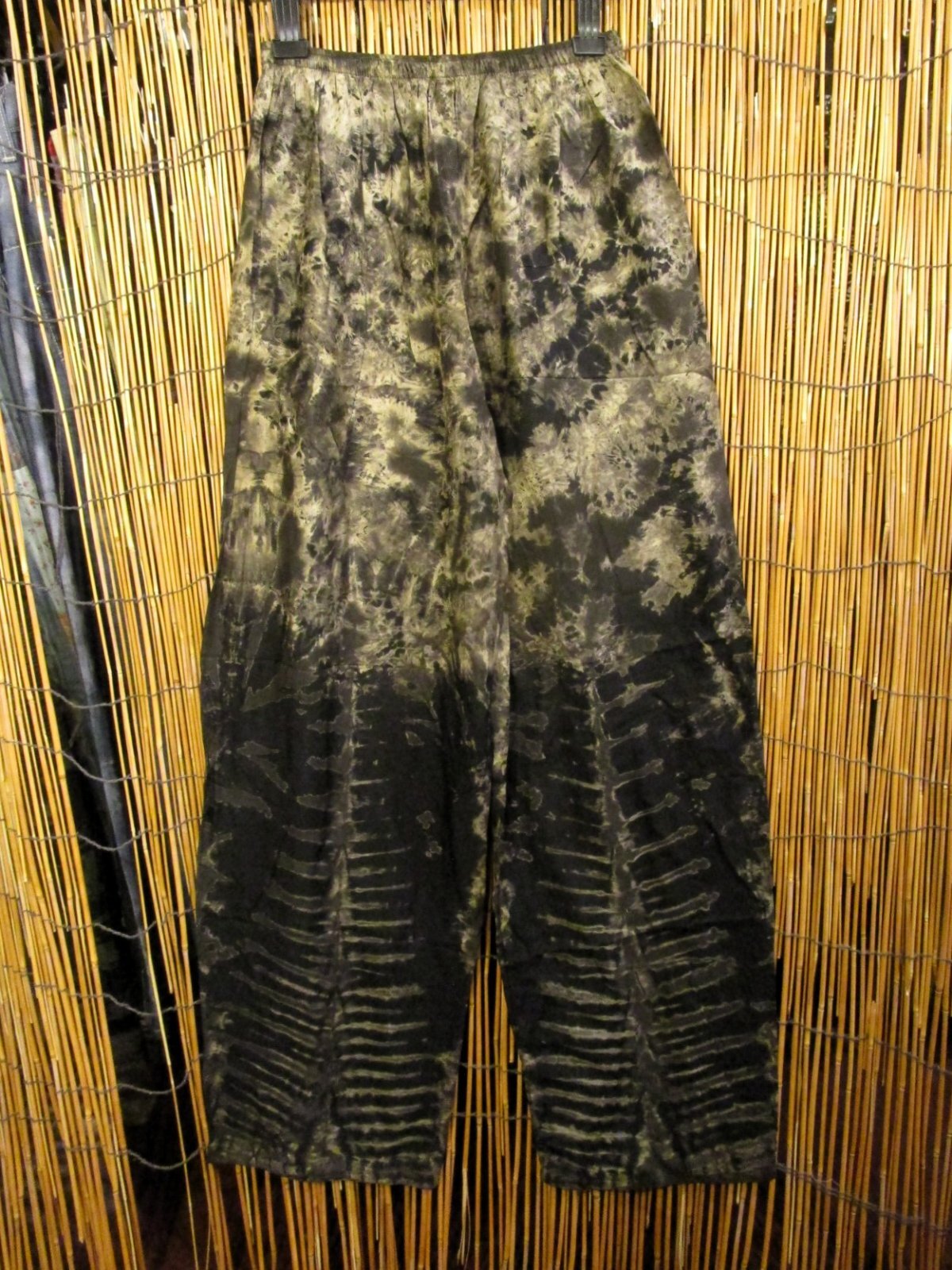 画像1: モノトーンタイダイ染め＊レーヨン素材＊イージーパンツ