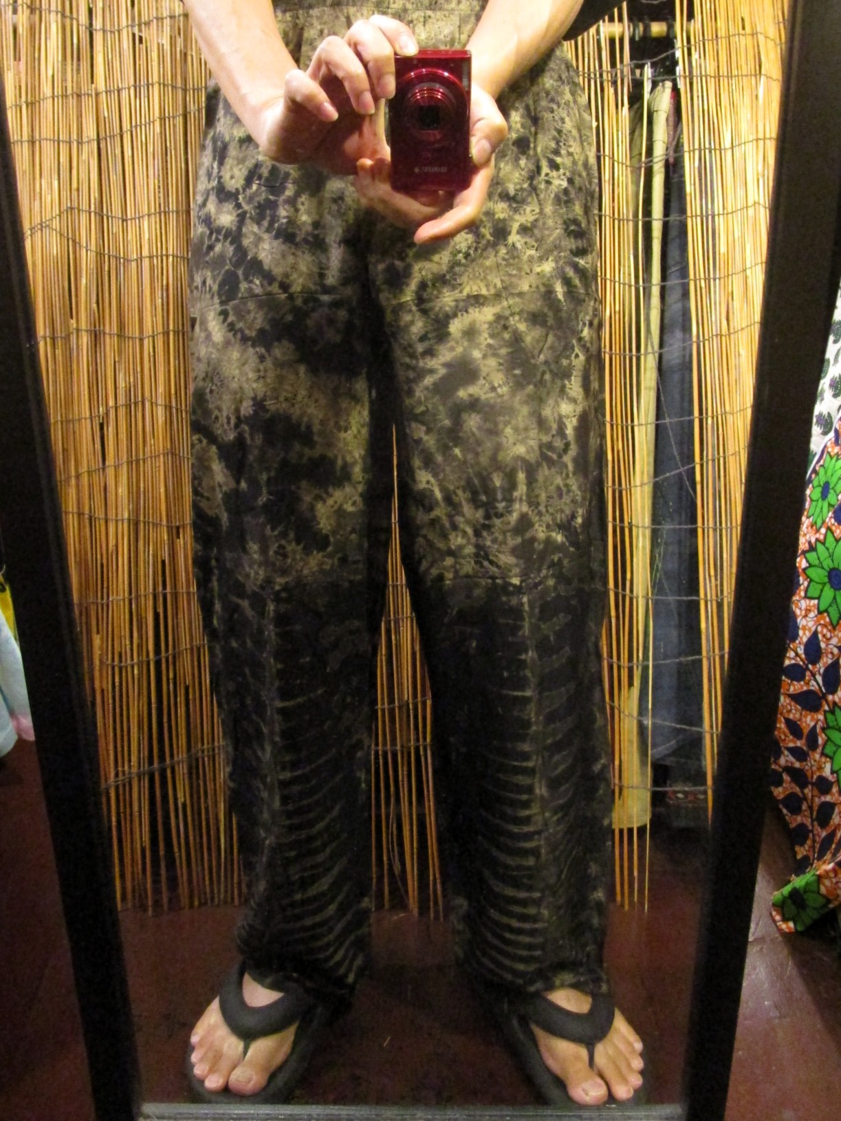 画像: モノトーンタイダイ染め＊レーヨン素材＊イージーパンツ