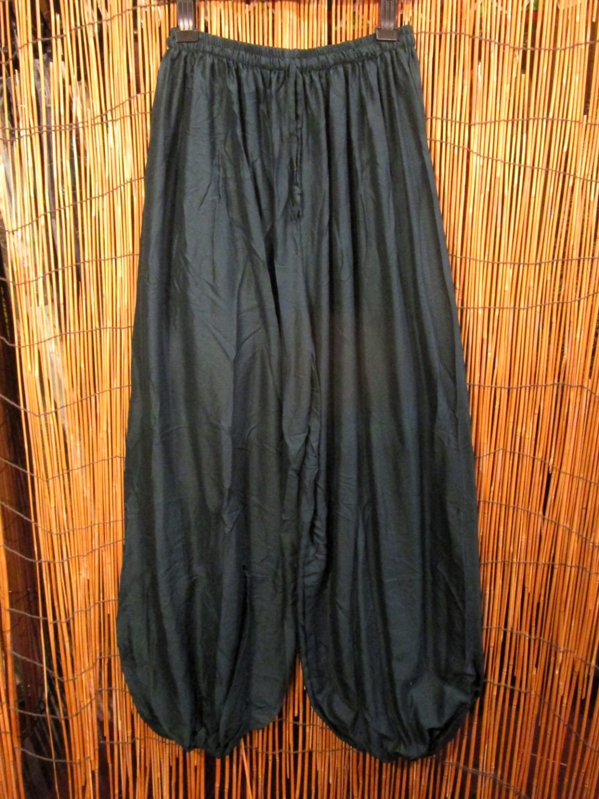 画像1: 無地＊レーヨン素材＊ふんわり＊アラジンパンツ