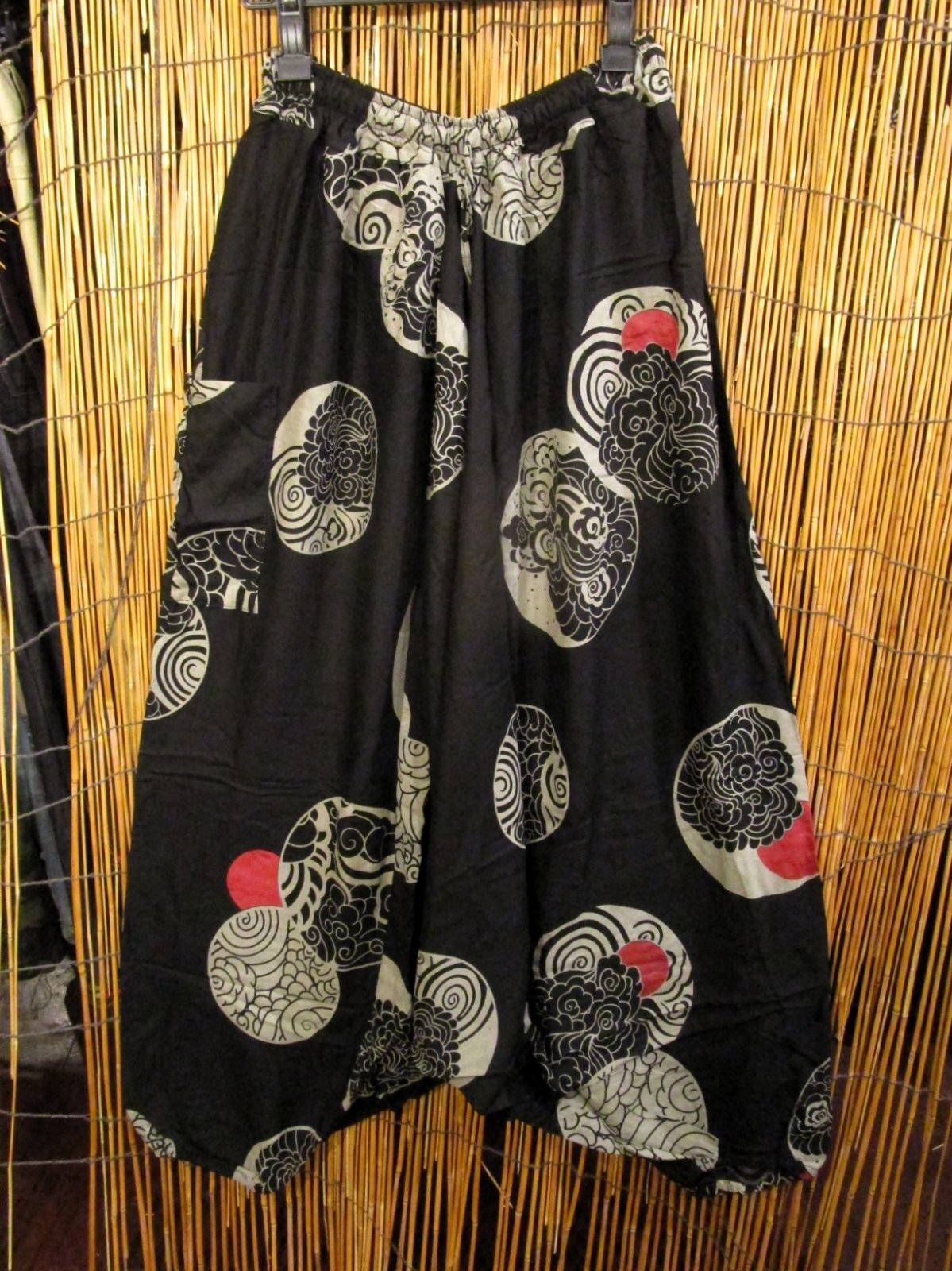 画像1: 和風プリント＊レーヨン素材＊ふんわり＊サルエルパンツ