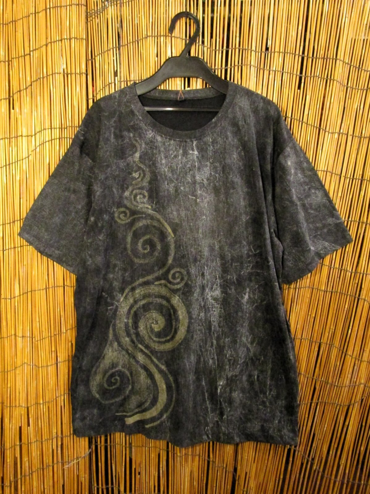 画像: ストーンウォッシュ加工＊コットン素材＊ハンドペイント＊半袖Ｔシャツ＊ＸＬ