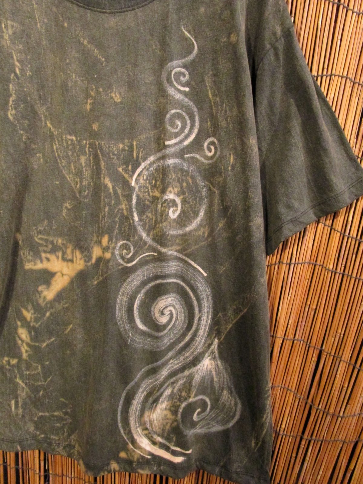 画像: ストーンウォッシュ加工＊コットン素材＊ハンドペイント＊半袖Ｔシャツ＊ＸＬ