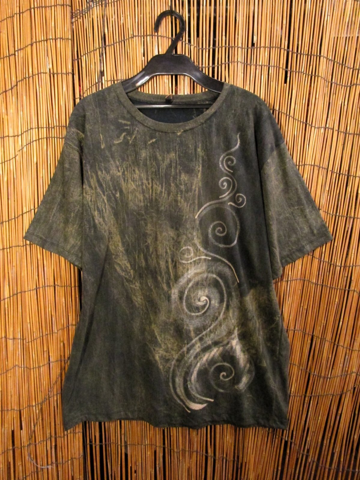 画像: ストーンウォッシュ加工＊コットン素材＊ハンドペイント＊半袖Ｔシャツ＊ＸＬ