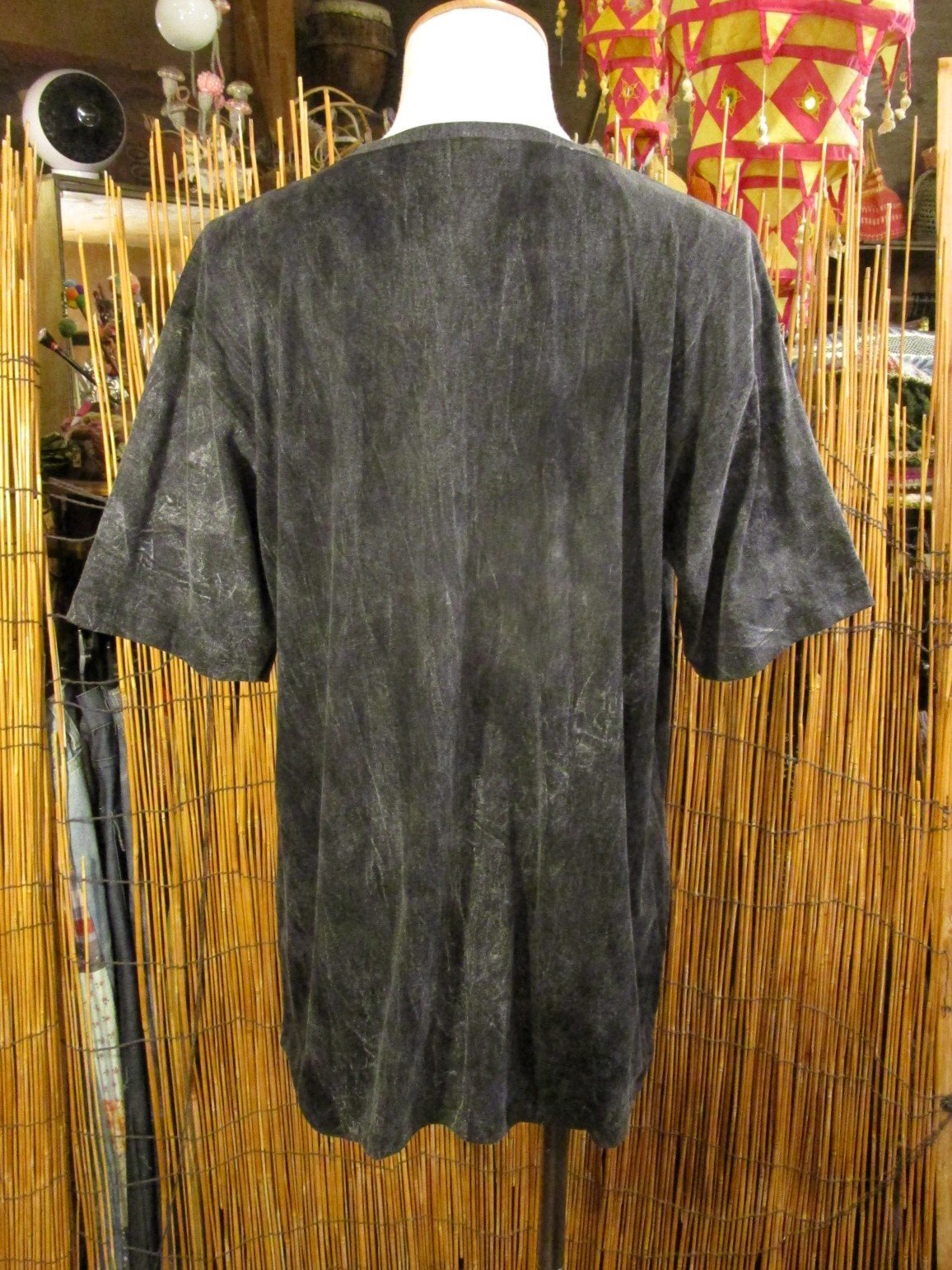 画像2: ストーンウォッシュ加工＊コットン素材＊ハンドペイント＊半袖Ｔシャツ＊ＸＬ