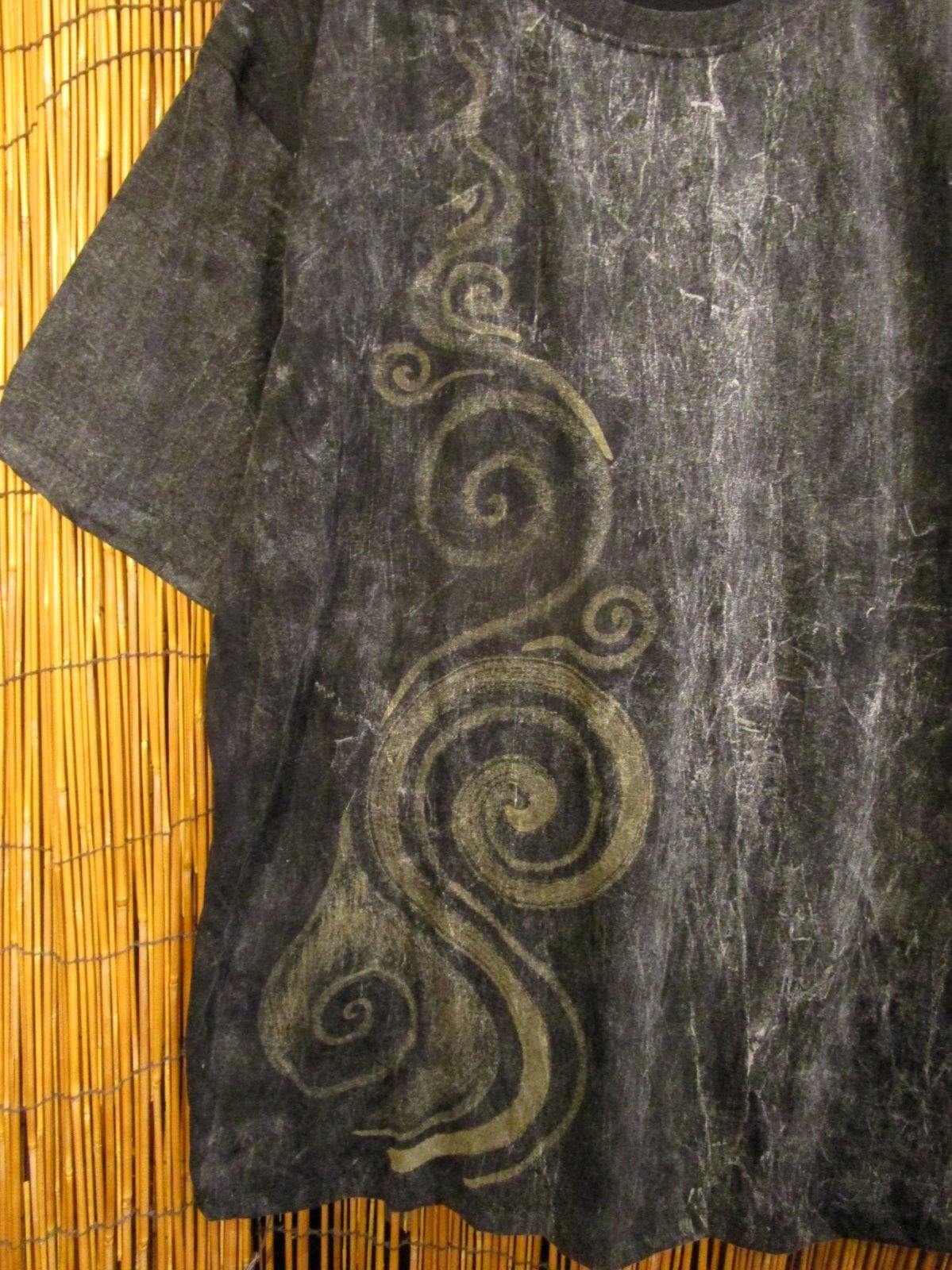 画像: ストーンウォッシュ加工＊コットン素材＊ハンドペイント＊半袖Ｔシャツ＊ＸＬ