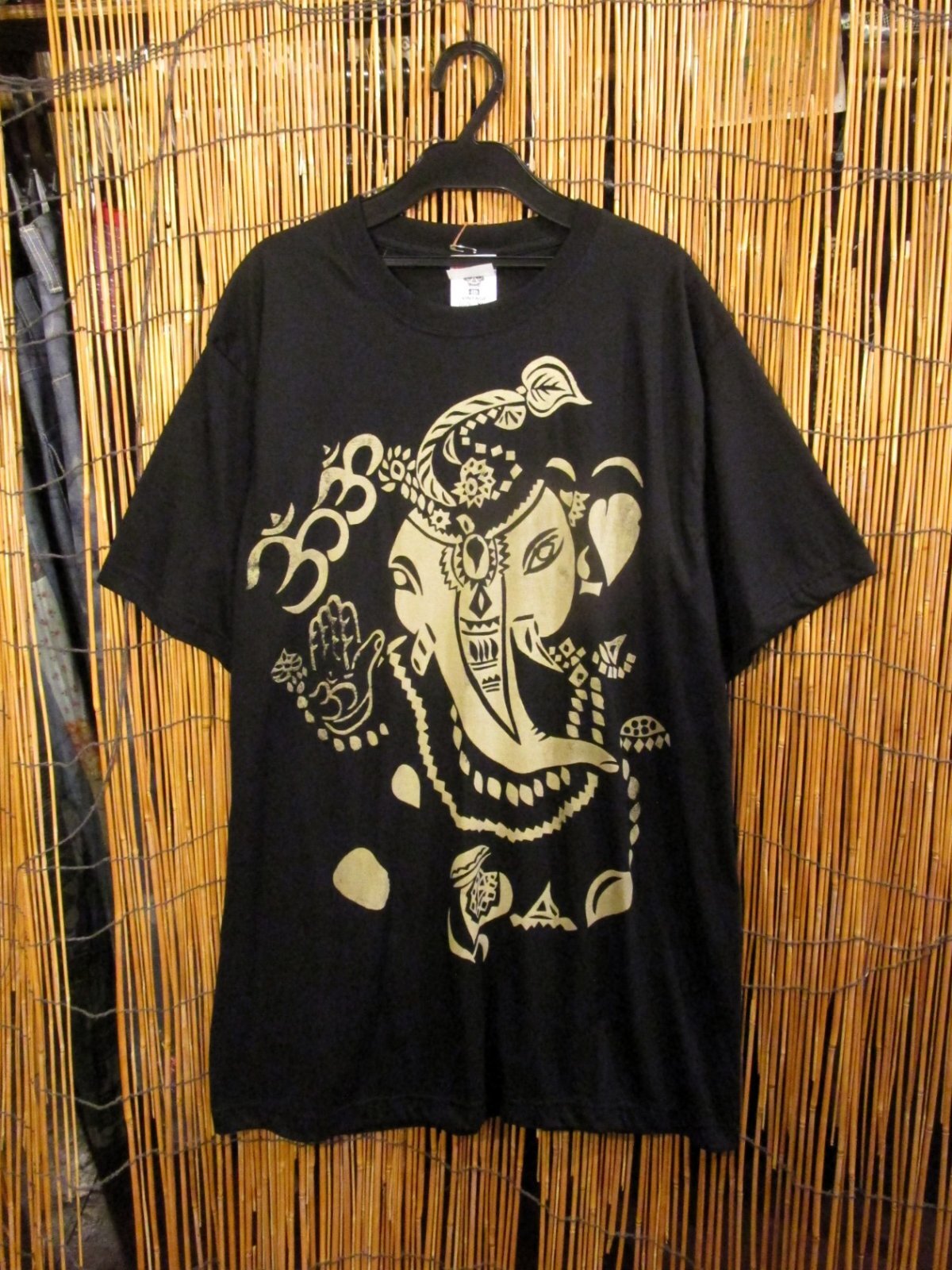 画像: 黒色＊コットン素材＊抜染プリント＊ガネーシャ＊半袖＊Ｔシャツ＊ＸＬ