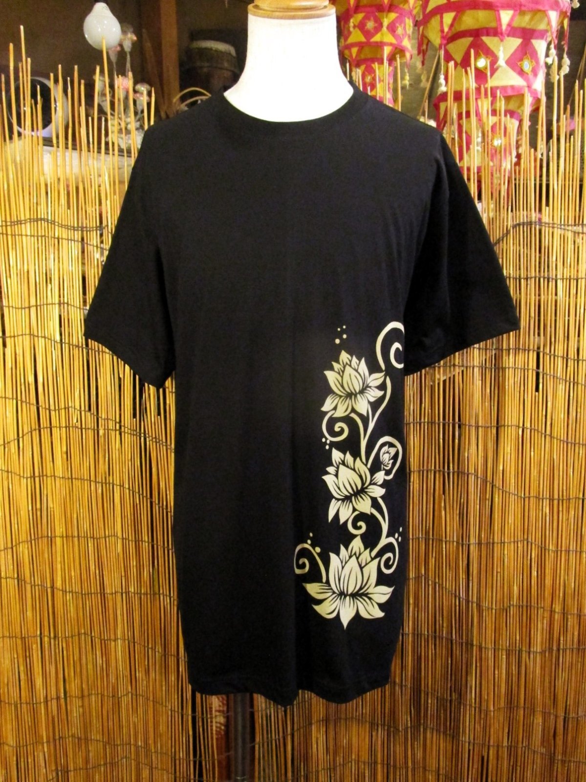 画像2: 黒色＊コットン素材＊抜染プリント＊ロータス＊半袖＊Ｔシャツ＊ＸＬ