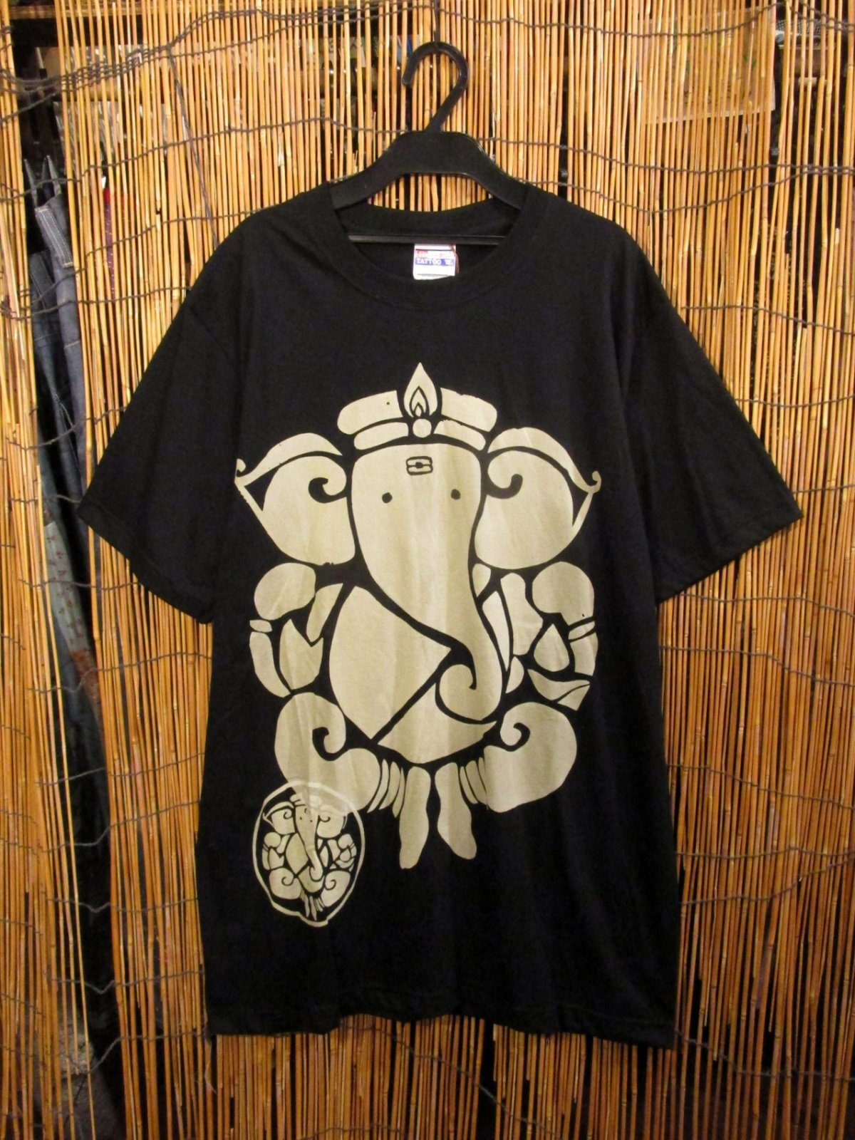 画像: 黒色＊コットン素材＊抜染プリント＊ガネーシャ＊半袖＊Ｔシャツ＊２ＸＬ