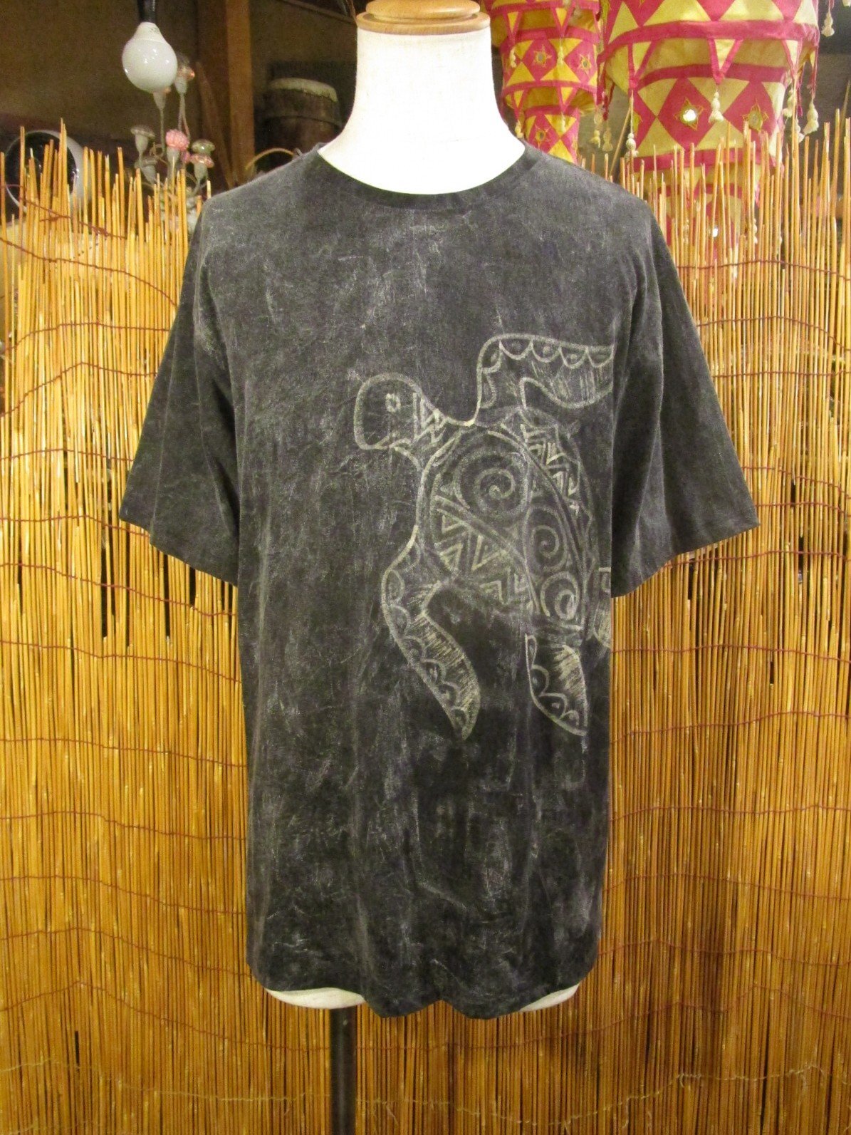 画像2: ストーンウォッシュ加工＊コットン素材＊ウミガメ＊ハンドペイント＊半袖Ｔシャツ＊ＸＬ