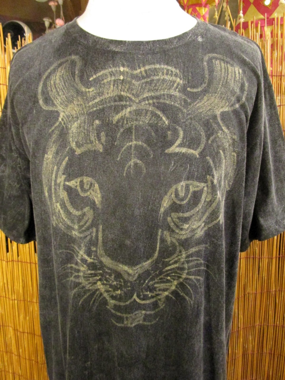 画像: ストーンウォッシュ加工＊コットン素材＊タイガー＊ハンドペイント＊半袖Ｔシャツ＊ＸＬ
