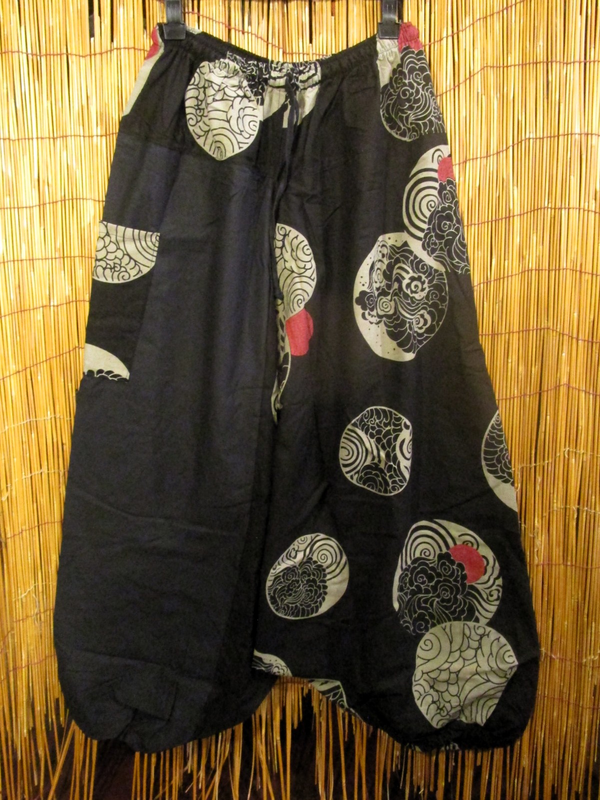 画像2: 黒色＋和風プリント＊切り替え＊コットン素材＊ふんわり＊サルエルパンツ