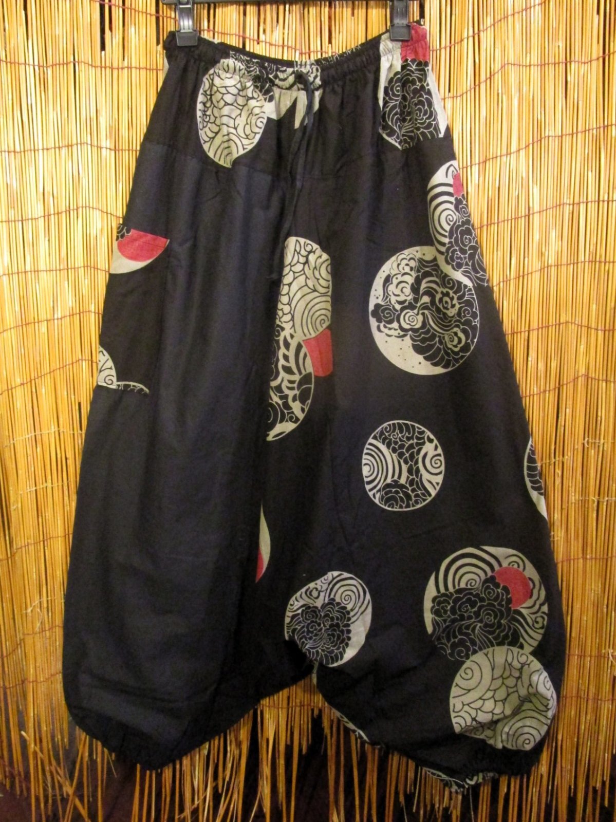 画像2: 黒色＋和風プリント＊切り替え＊コットン素材＊ふんわり＊サルエルパンツ