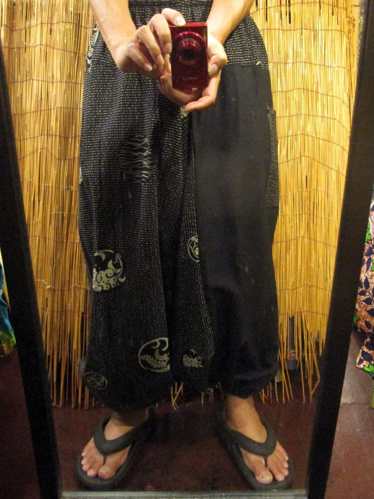 画像: 黒色＋和風プリント＊切り替え＊コットン素材＊ふんわり＊サルエルパンツ