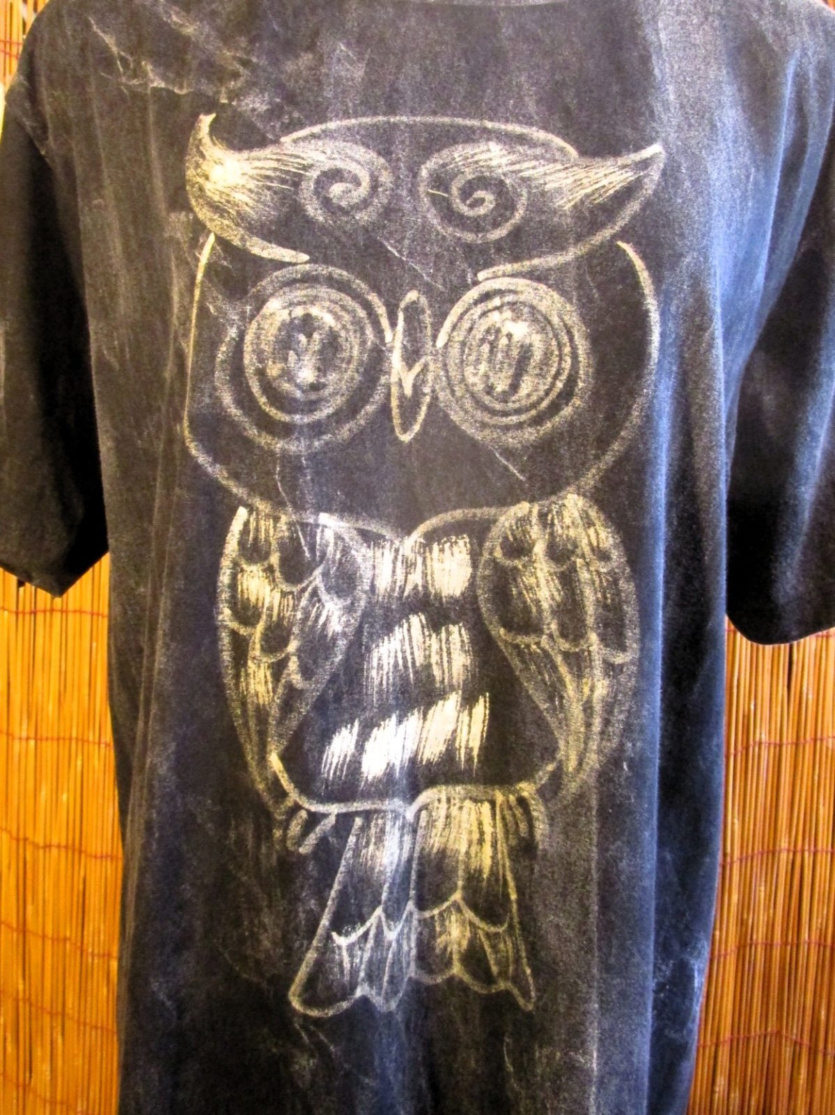 画像: ストーンウォッシュ加工＊コットン素材＊ふくろう＊ハンドペイント＊半袖Ｔシャツ＊Ｌ