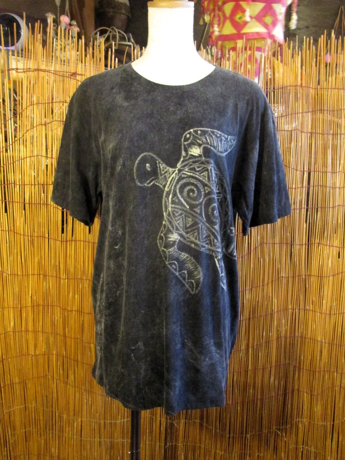 画像2: ストーンウォッシュ加工＊コットン素材＊ウミガメ＊ハンドペイント＊半袖Ｔシャツ＊Ｌ
