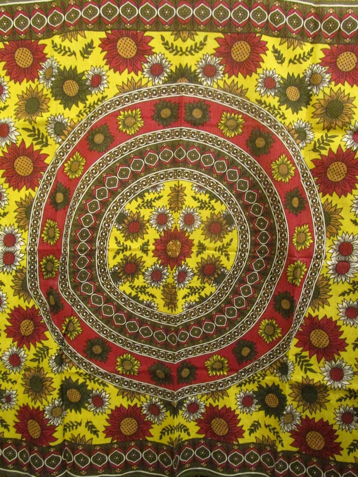 画像: 【１０５ｃｍ×１０３ｃｍ】インド綿＊お花プリント＊マルチクロス