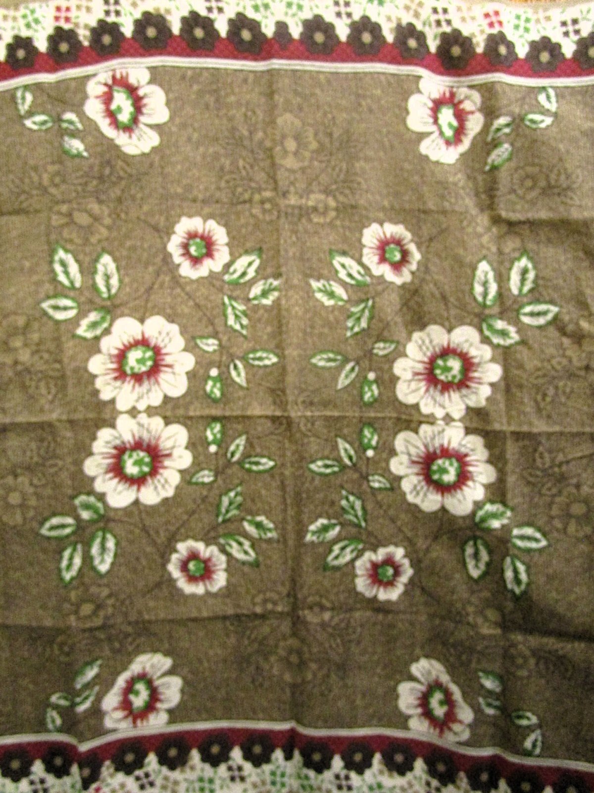 画像: 【１０５ｃｍ×１０２ｃｍ】インド綿＊お花プリント＊マルチクロス
