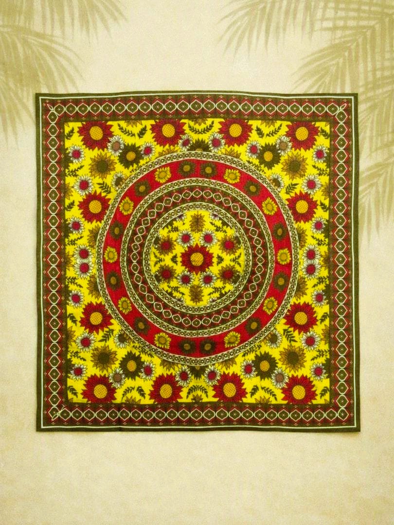 画像1: 【１０５ｃｍ×１０３ｃｍ】インド綿＊お花プリント＊マルチクロス