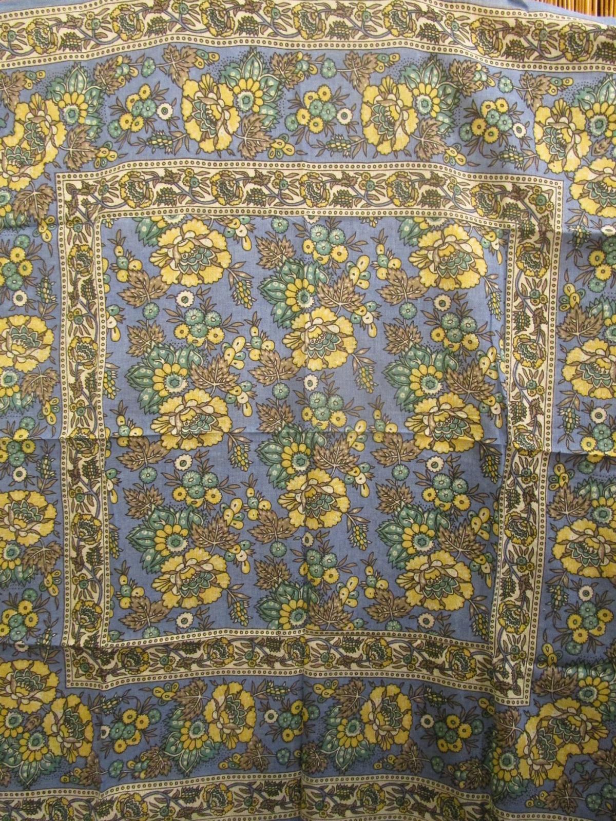 画像: 【１０６ｃｍ×１０２ｃｍ】インド綿＊お花プリント＊マルチクロス