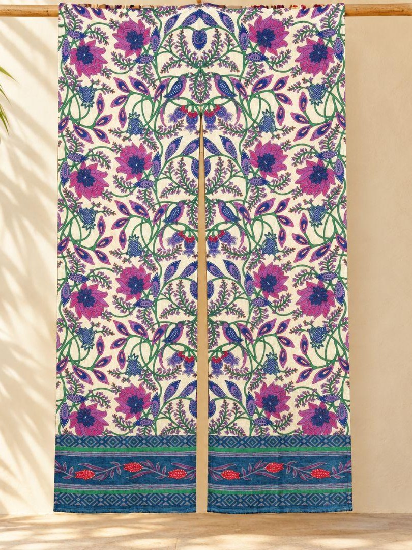 画像1: 【１５０ｃｍ×８５ｃｍ】インド綿＊お花プリント＊暖簾＊のれん