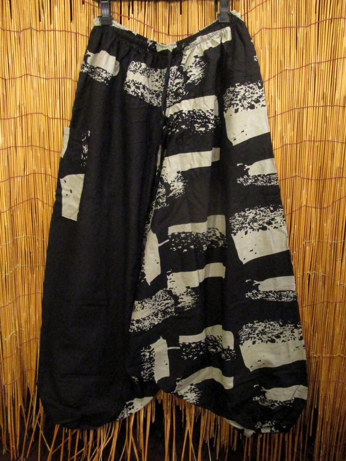 画像2: 黒色＋和風プリント＊切り替え＊コットン素材＊ふんわり＊サルエルパンツ