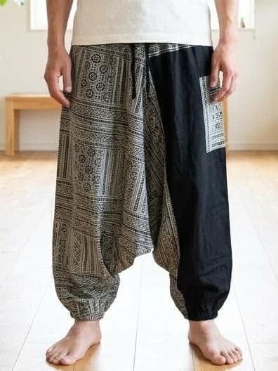 画像1: 黒色＋和風プリント＊切り替え＊コットン素材＊ふんわり＊サルエルパンツ