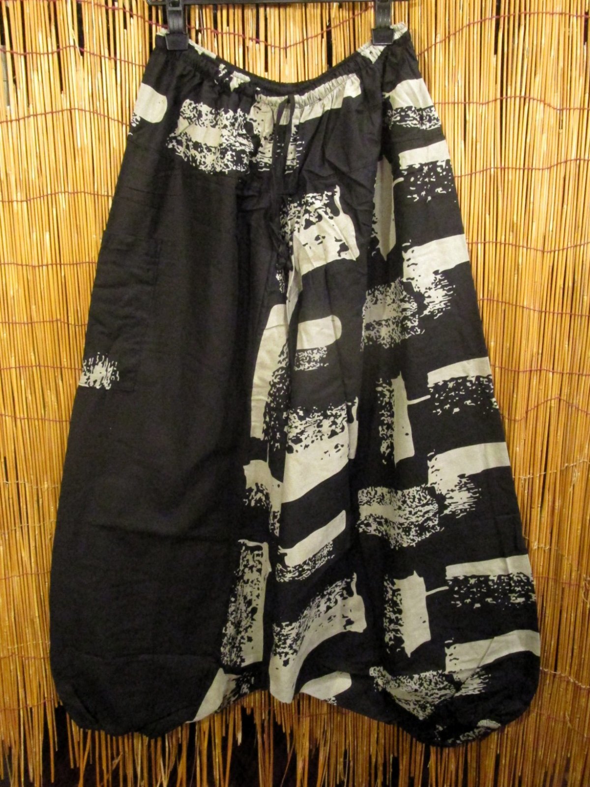 画像2: 黒色＋和風プリント＊切り替え＊コットン素材＊ふんわり＊サルエルパンツ