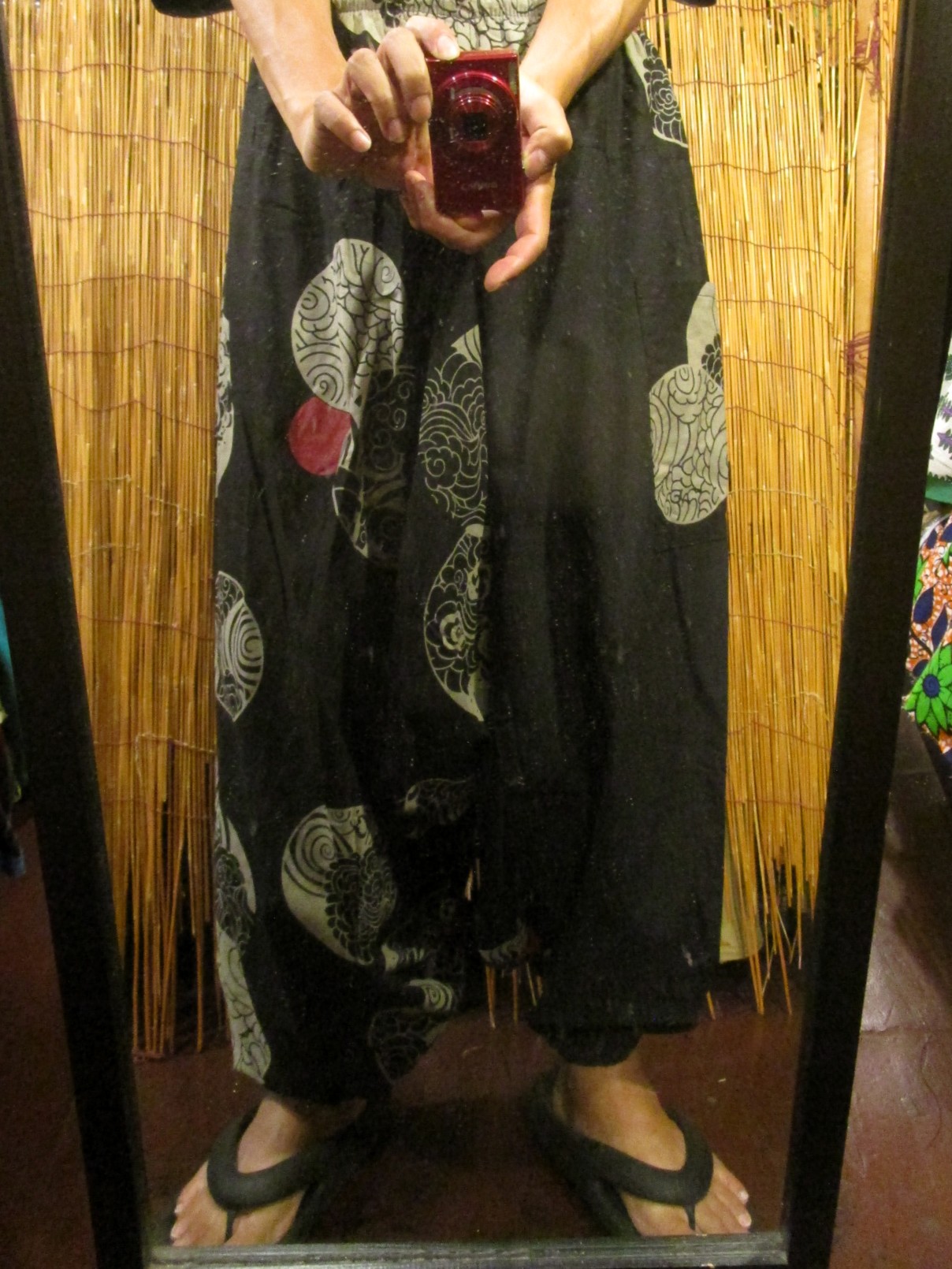 画像: 黒色＋和風プリント＊切り替え＊コットン素材＊ふんわり＊サルエルパンツ