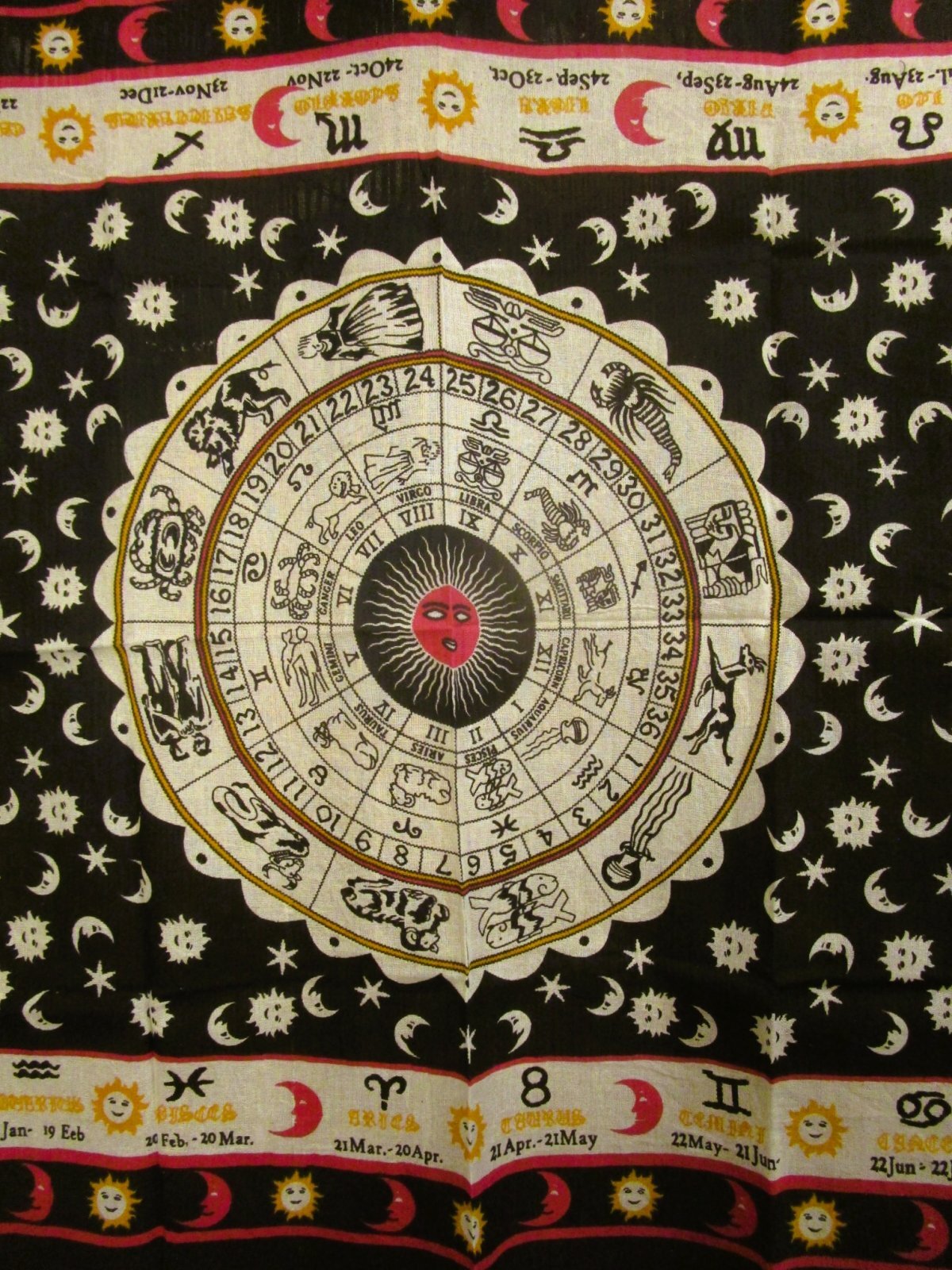 画像: 【１０５ｃｍ×１０５ｃｍ】インド綿＊十二星座＊マルチクロス