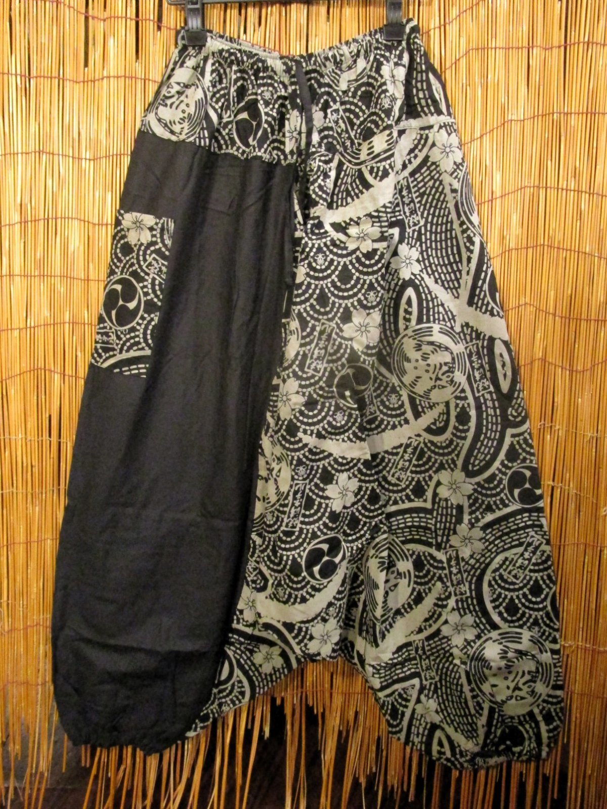画像2: 黒色＋和風プリント＊切り替え＊コットン素材＊ふんわり＊サルエルパンツ